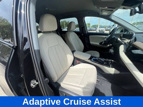 Used 2025 Audi Q6 e-tron Premium w/ Convenience Package RWD image 32