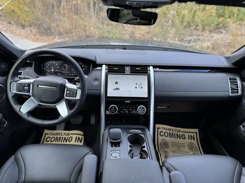 Used 2025 Land Rover Discovery S image 27