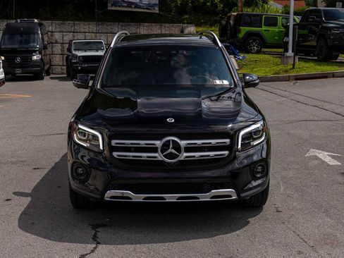 Used 2023 Mercedes-Benz GLB 250 4MATIC w/ Premium Package image 2