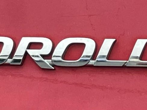 Used 2018 Toyota Corolla LE w/ Body Protection Package FWD image 42
