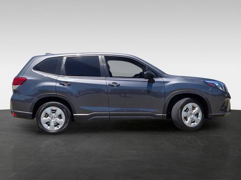 Used 2023 Subaru Forester AWD/4WD image 3