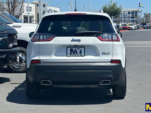 Used 2021 Jeep Cherokee Latitude Lux FWD image 5