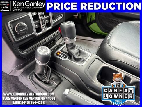 Used 2018 Jeep Wrangler Unlimited Sahara AWD/4WD image 17