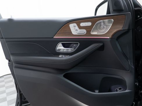 New 2026 Mercedes-Benz GLS 450 4MATIC image 11