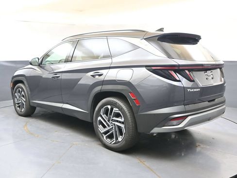 Certified 2025 Hyundai Tucson Limited AWD/4WD image 3