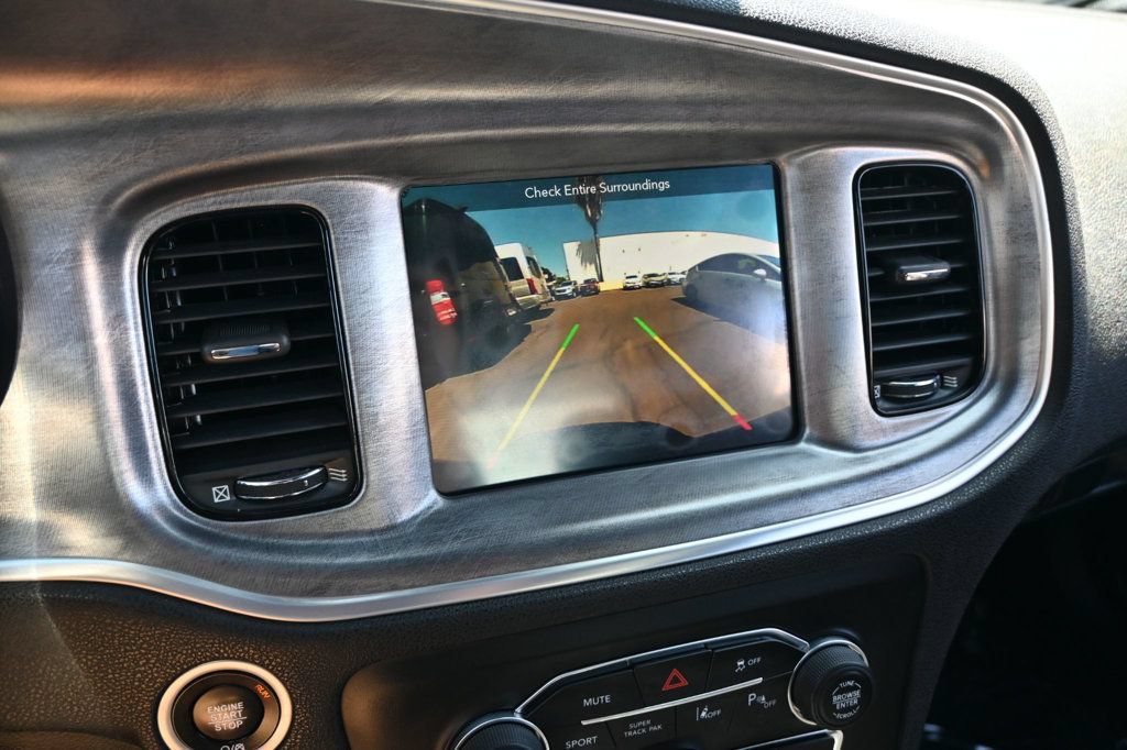 Used 2018 Dodge Charger R/T RWD image 14