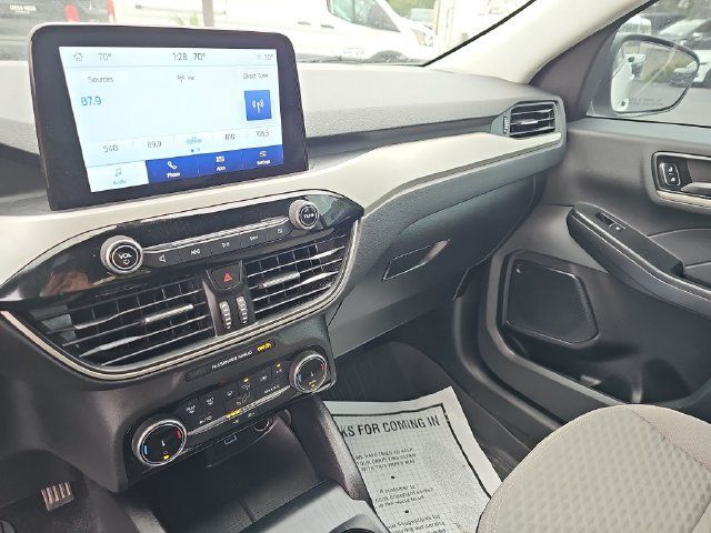 Used 2022 Ford Escape SE w/ SE Sport Appearance Package FWD image 22
