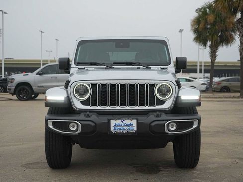 Used 2024 Jeep Wrangler Sahara image 6