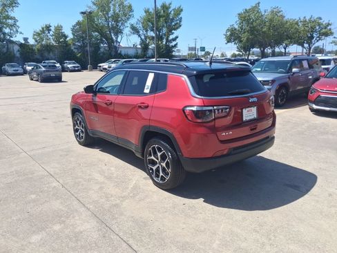 Used 2025 Jeep Compass Limited AWD/4WD image 8