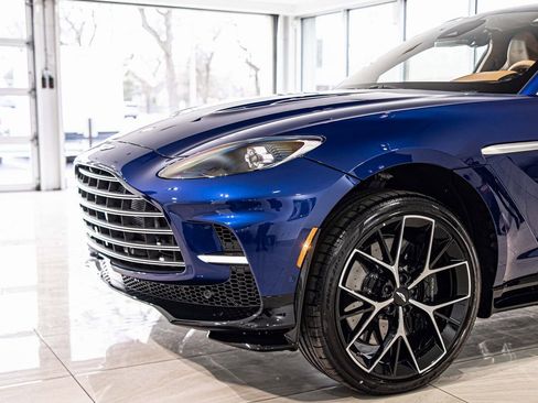 New 2026 Aston Martin DBX 707 image 4