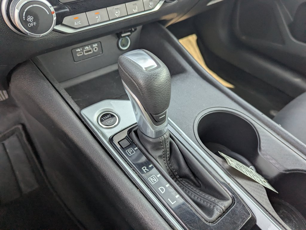 Used 2025 Nissan Altima 2.5 SV FWD image 18