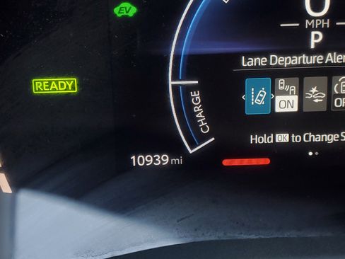 Certified 2025 Toyota Camry LE image 24