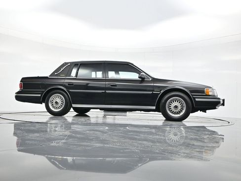 Used 1990 Lincoln Continental Signature image 39