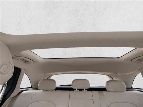 Certified 2022 Mercedes-Benz GLC 300 image 11