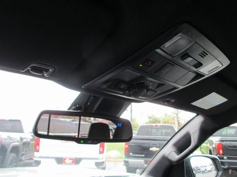 Used 2022 Toyota Tacoma TRD Off-Road image 25