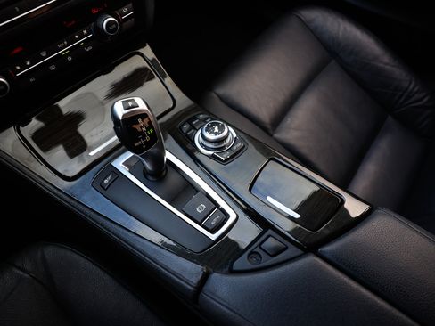 Used 2011 BMW 528i Sedan image 37