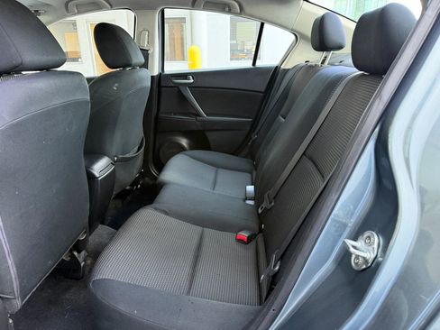 Used 2012 MAZDA MAZDA3 i Sport image 19