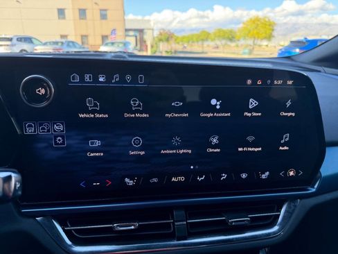 Used 2025 Chevrolet Equinox EV LT image 32