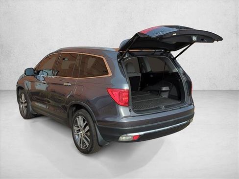 Used 2016 Honda Pilot Touring image 8