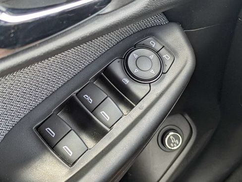 Used 2024 Chevrolet TrailBlazer LT w/ Convenience Package FWD image 25
