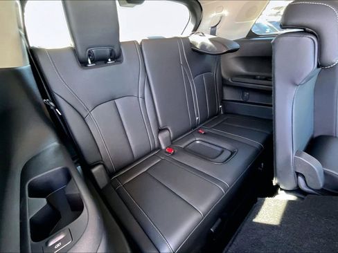 Certified 2025 INFINITI QX60 Luxe w/ Vision Package FWD image 38
