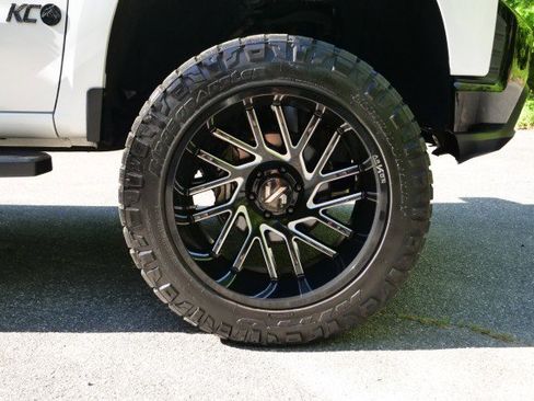 Used 2019 Chevrolet Silverado 1500 LT Trail Boss AWD/4WD image 43