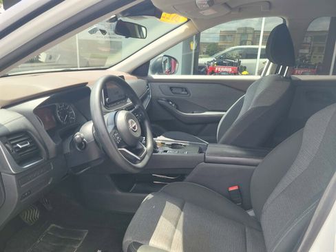Used 2022 Nissan Rogue S FWD image 10