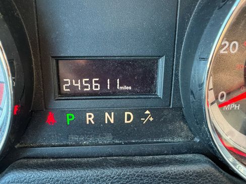 Used 2017 Dodge Grand Caravan SXT image 18