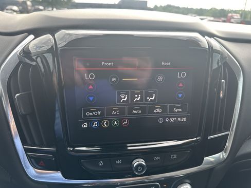 Used 2020 Chevrolet Traverse RS FWD image 25