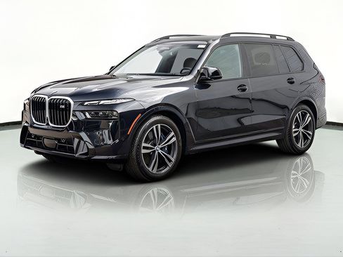 Used 2023 BMW X7 M60i image 25