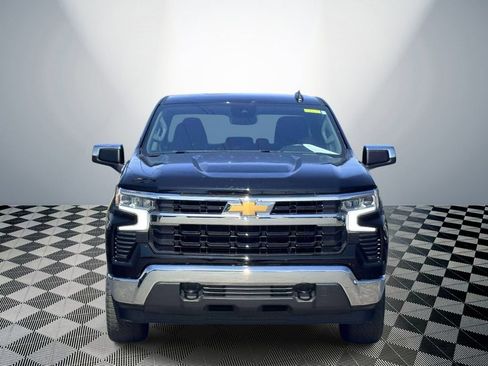 Used 2024 Chevrolet Silverado 1500 LT AWD/4WD image 2