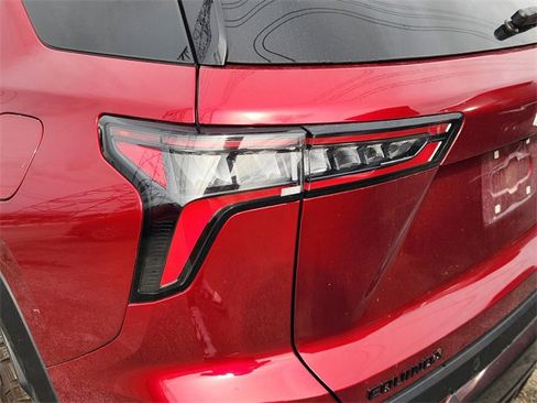 Used 2025 Chevrolet Equinox ACTIV w/ Safety and Technology Package image 7