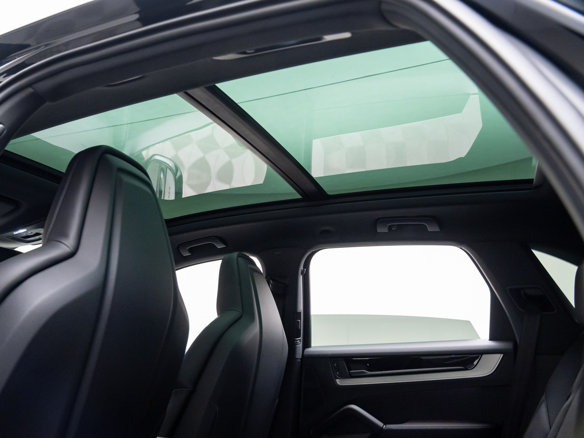 Certified 2026 Porsche Cayenne AWD/4WD image 19