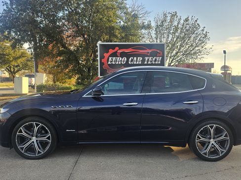 Used 2019 Maserati Levante GranLusso image 2