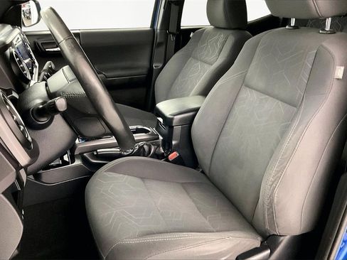 Used 2017 Toyota Tacoma TRD Off-Road image 19