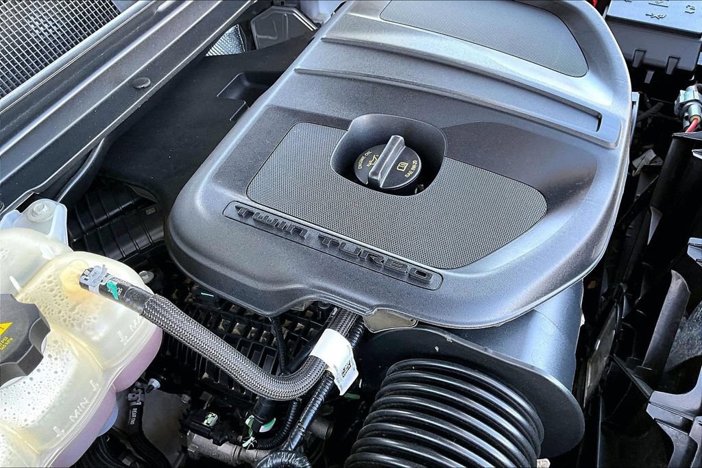 Used 2025 RAM 1500 Laramie AWD/4WD image 32