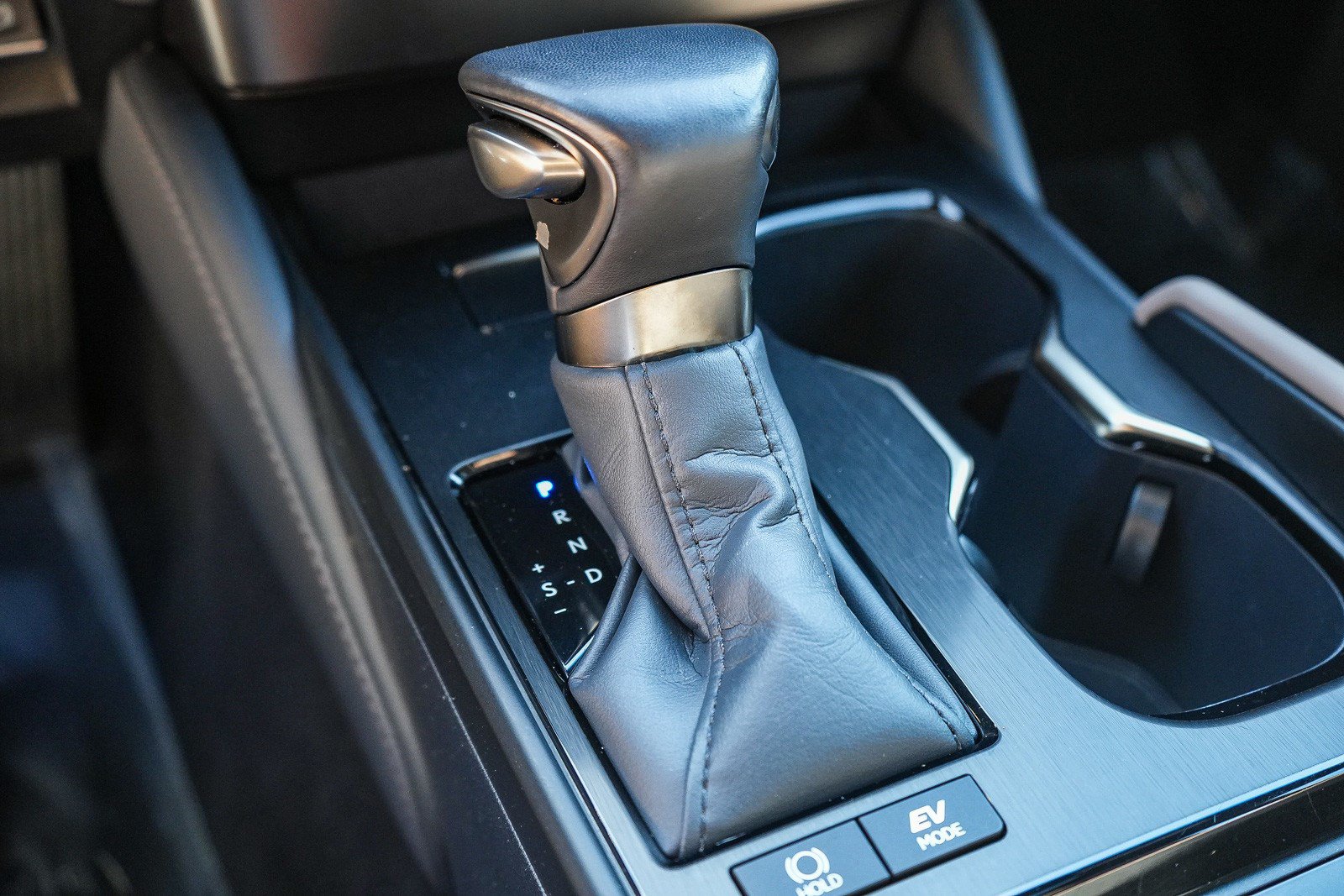 Used 2025 Lexus ES 300h w/ Premium Package FWD image 19