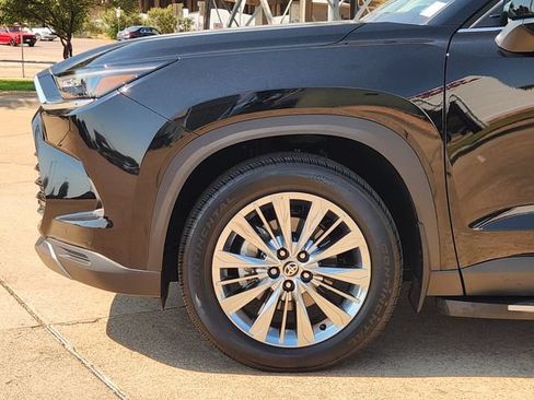 Used 2026 Toyota Grand Highlander AWD image 5