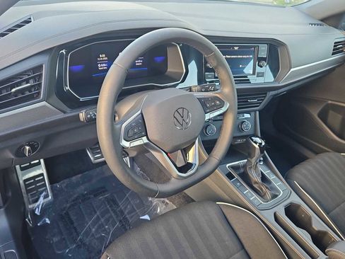 Used 2024 Volkswagen Jetta Sport image 10