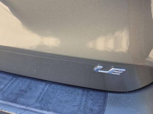 Used 2011 Toyota Sienna LE FWD image 10