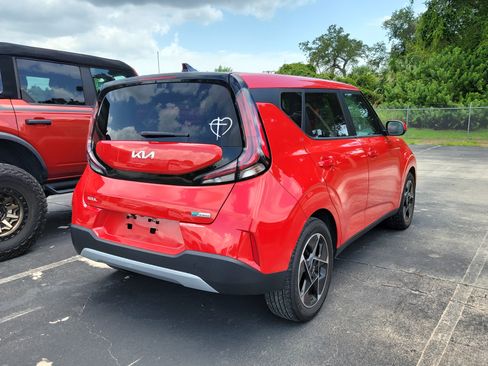 Used 2023 Kia Soul EX FWD image 5