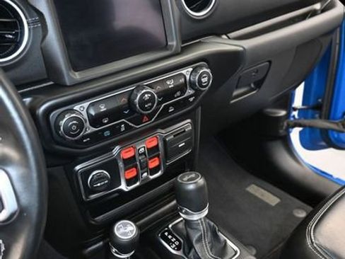 Used 2022 Jeep Wrangler Sahara image 22