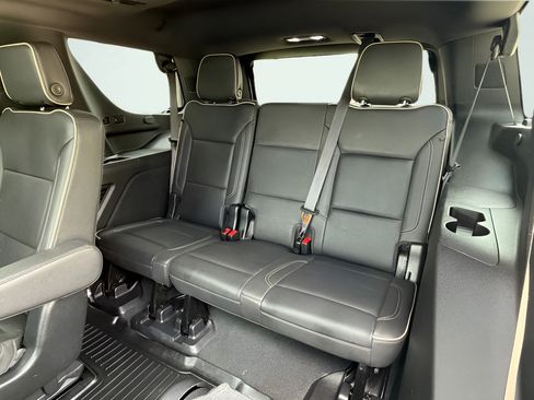 Used 2023 GMC Yukon SLT AWD/4WD image 29