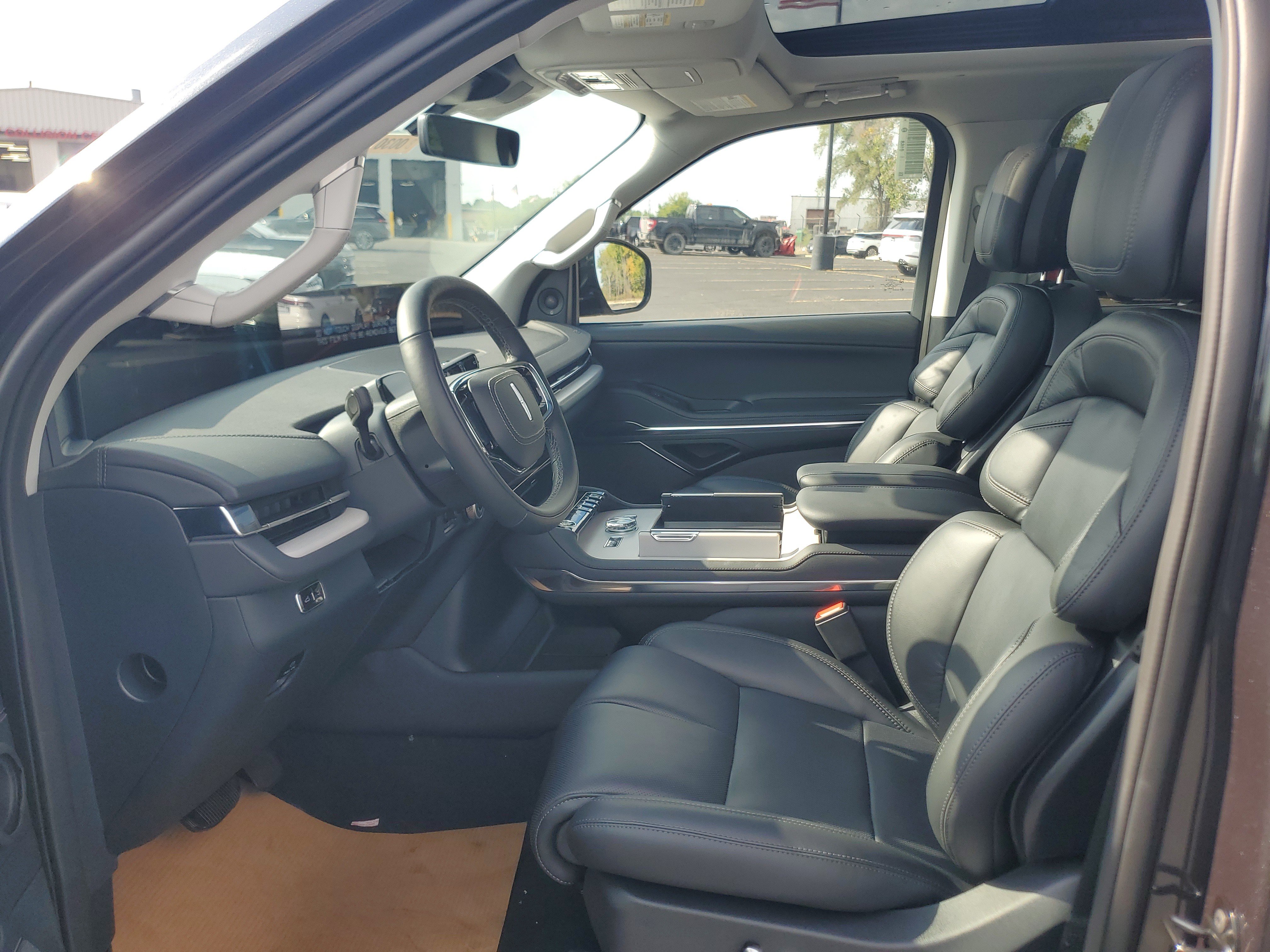New 2027 Lincoln Navigator L Reserve AWD/4WD image 12