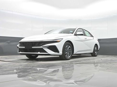 New 2026 Hyundai Elantra Blue image 25