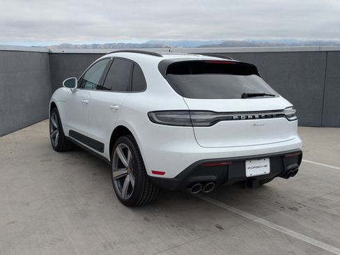 Certified 2025 Porsche Macan AWD/4WD image 3