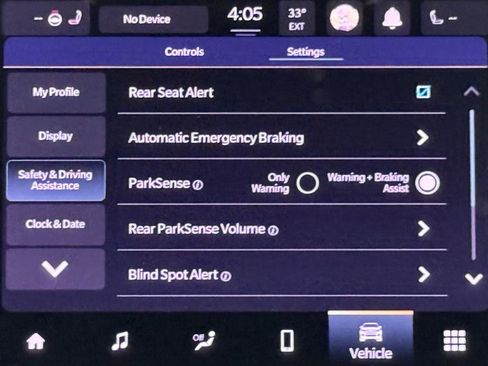 Used 2025 Jeep Grand Cherokee Altitude image 31