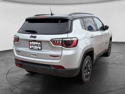 Used 2025 Jeep Compass Trailhawk AWD/4WD image 10