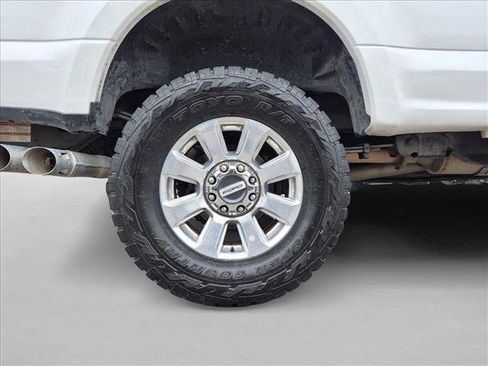 Used 2019 Ford F250 Platinum w/ Platinum Ultimate Package AWD/4WD image 9
