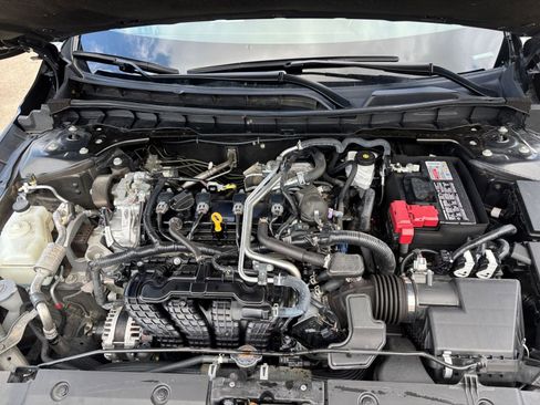 Used 2025 Nissan Altima 2.5 SV FWD image 32